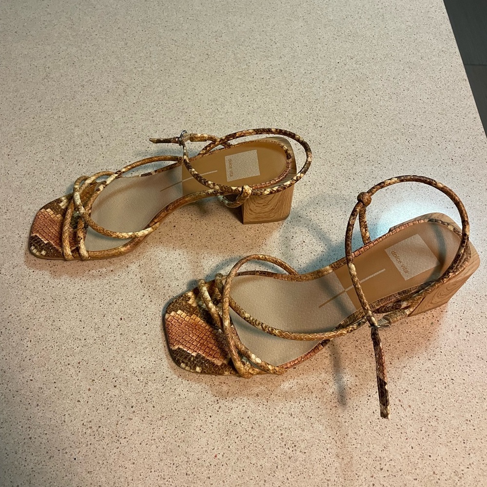 NWT!!! Dolce Vita Snakeskin Kitten Heel - Picture 4 of 5